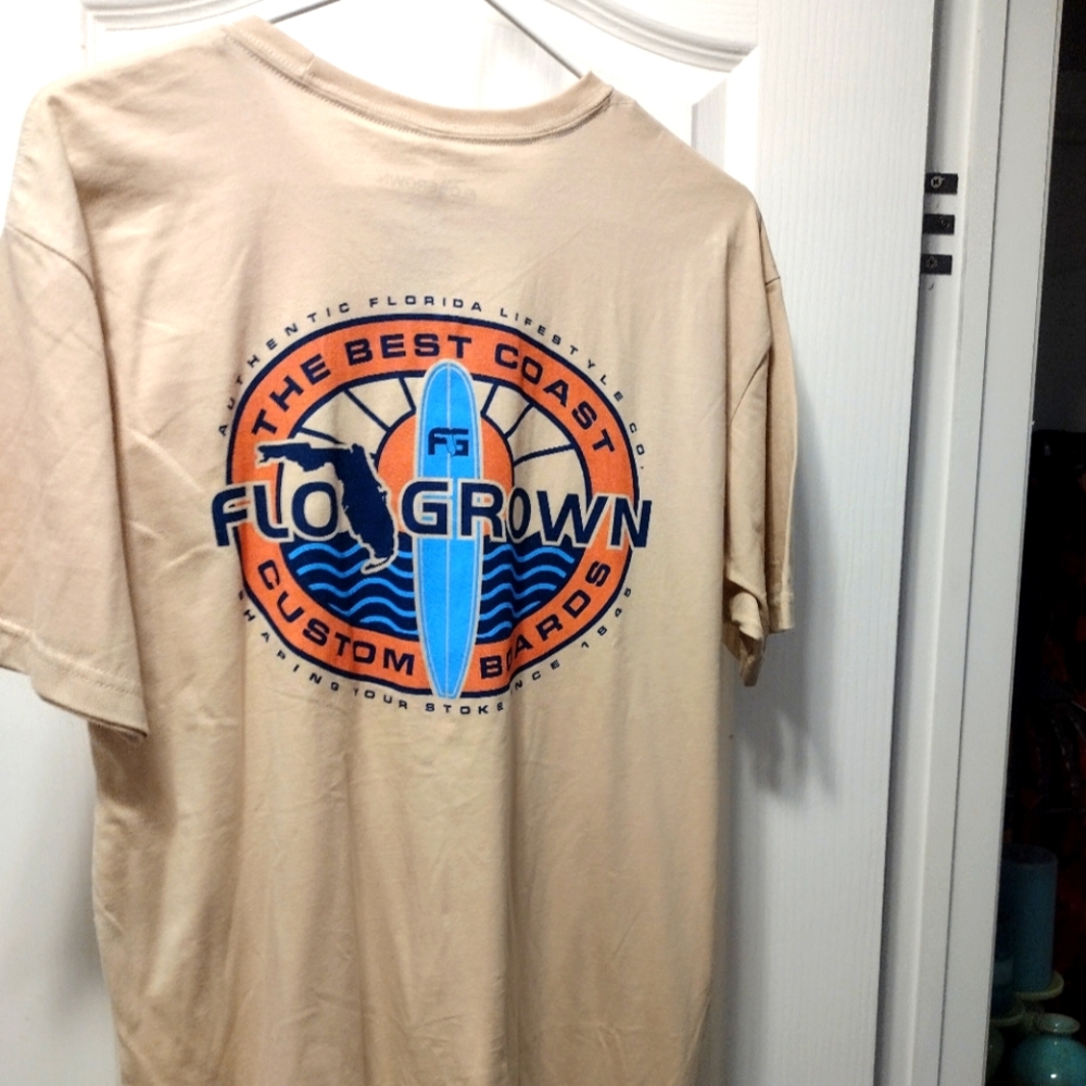 Large men's Flogrown tan Tshirt